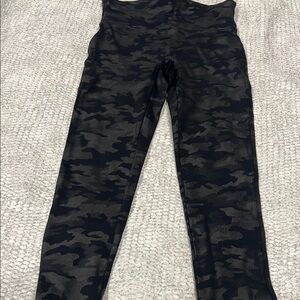 SPANX Black and Gray Camouflage Leggings High Waist Stretch